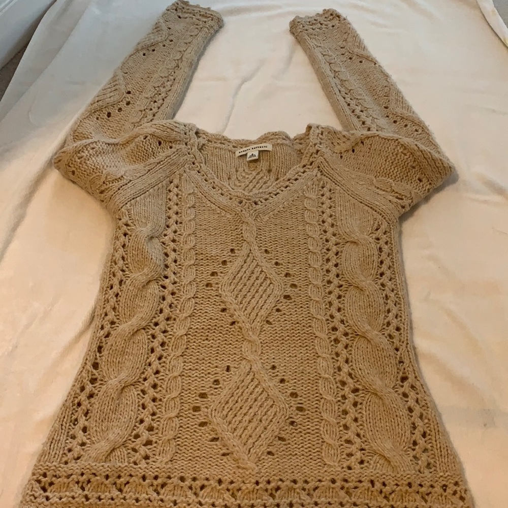 Banana republic bege sweater